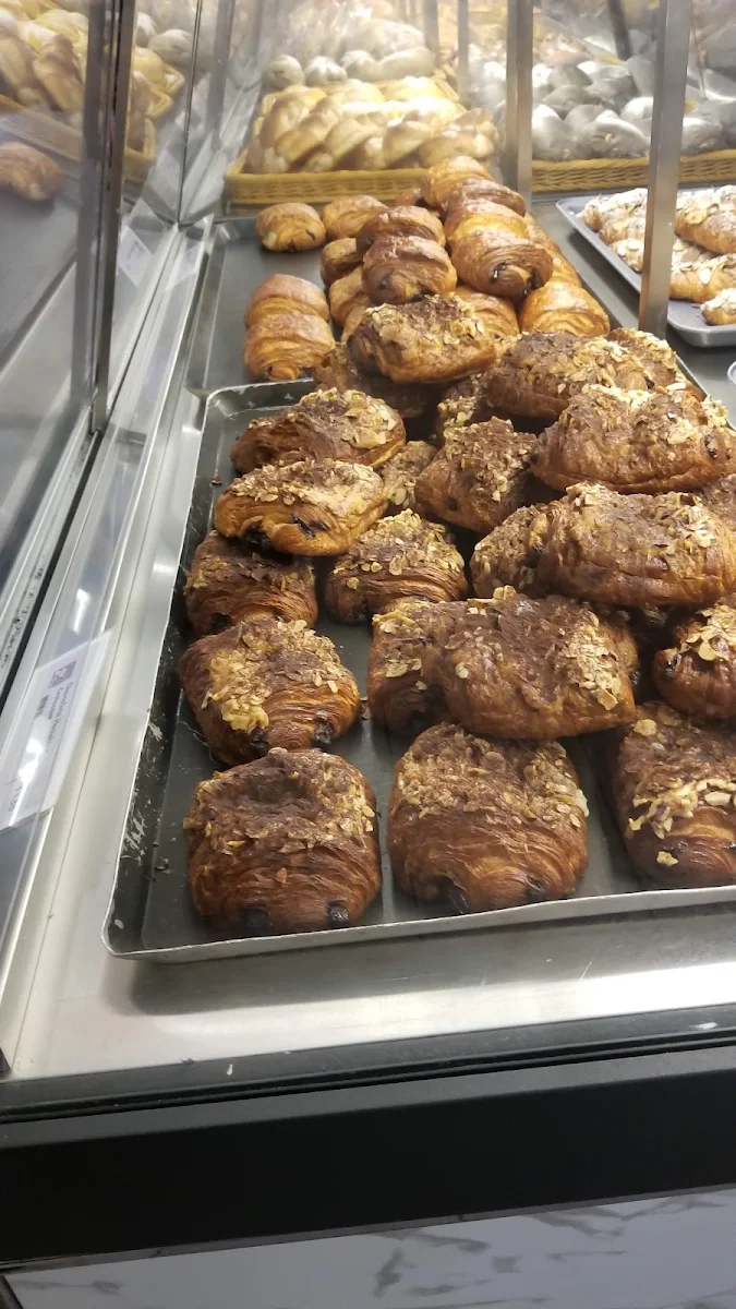 double baked almond croissant 雙烤杏仁飽 ea